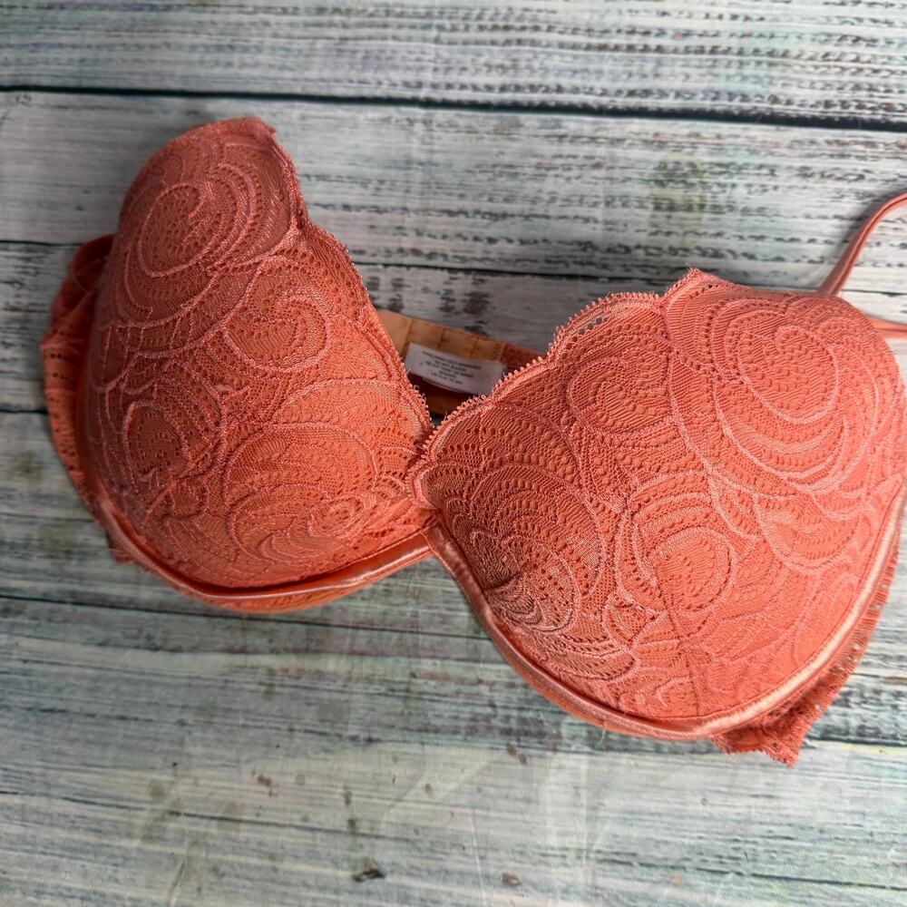 Victoria’s Secret Very Sexy Bra 36D Coral Lace Push Up Plunge Underwire